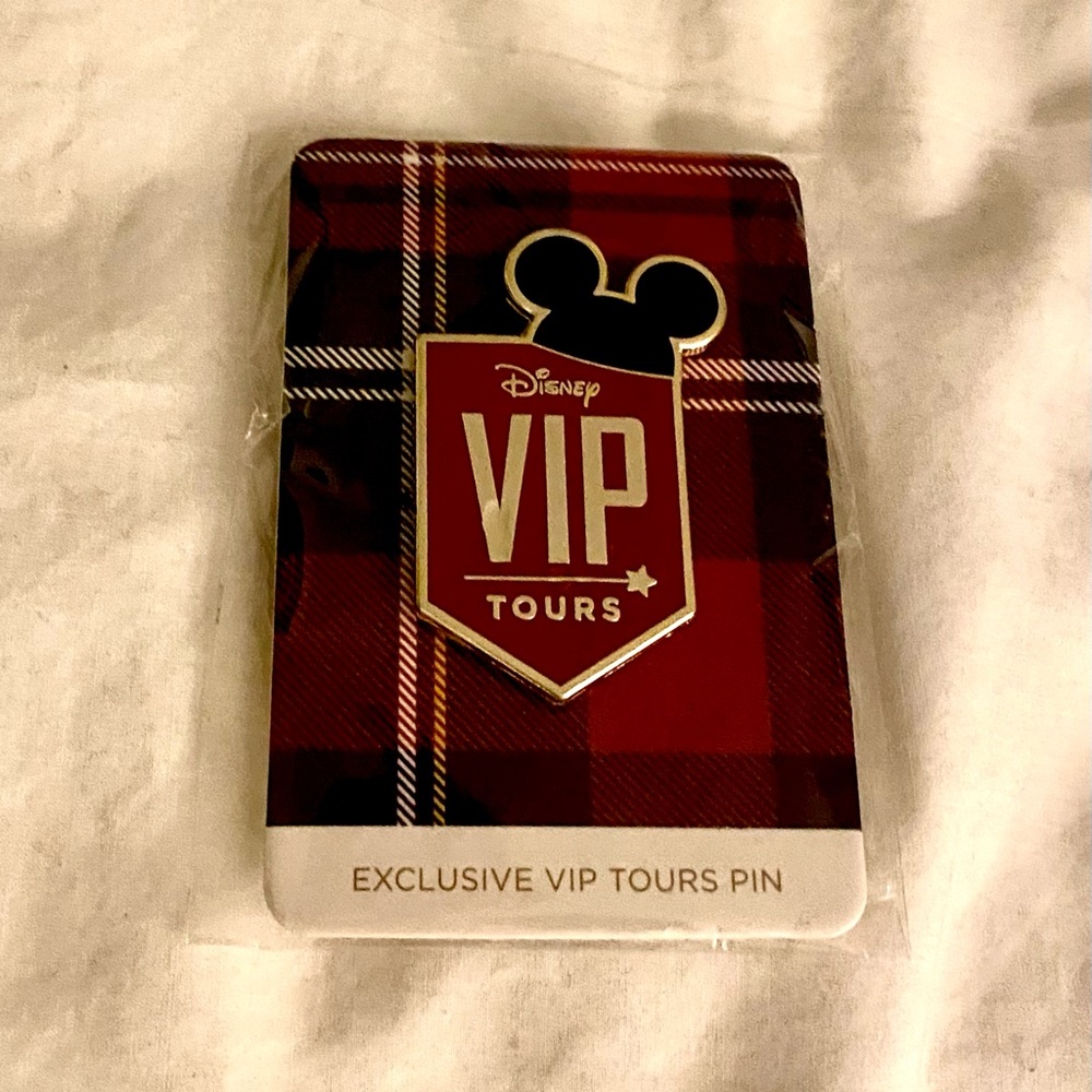 EXCLUSIVE - VIP Tours DISNEY Pin